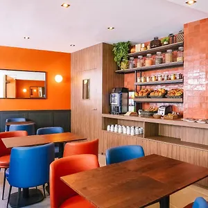 Timhotel Le Louvre Paryż